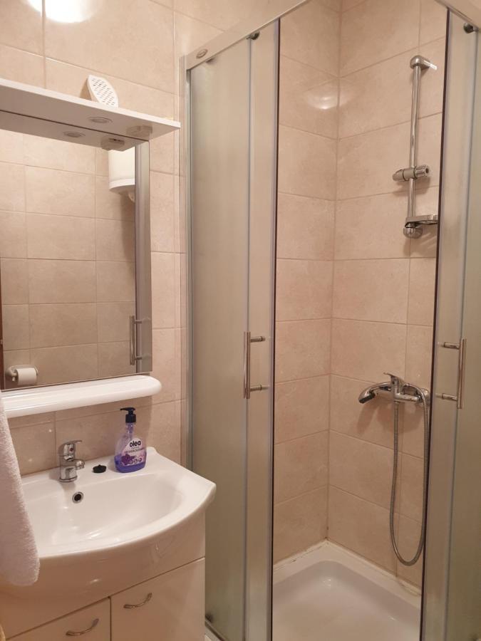 Apartmani I Sobe Jusic Rab Town Eksteriør billede