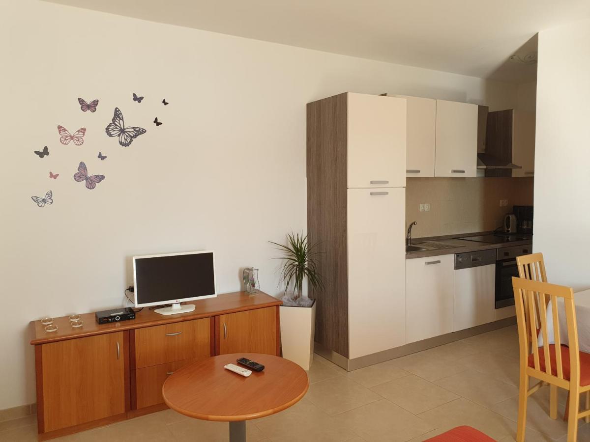 Apartmani I Sobe Jusic Rab Town Eksteriør billede