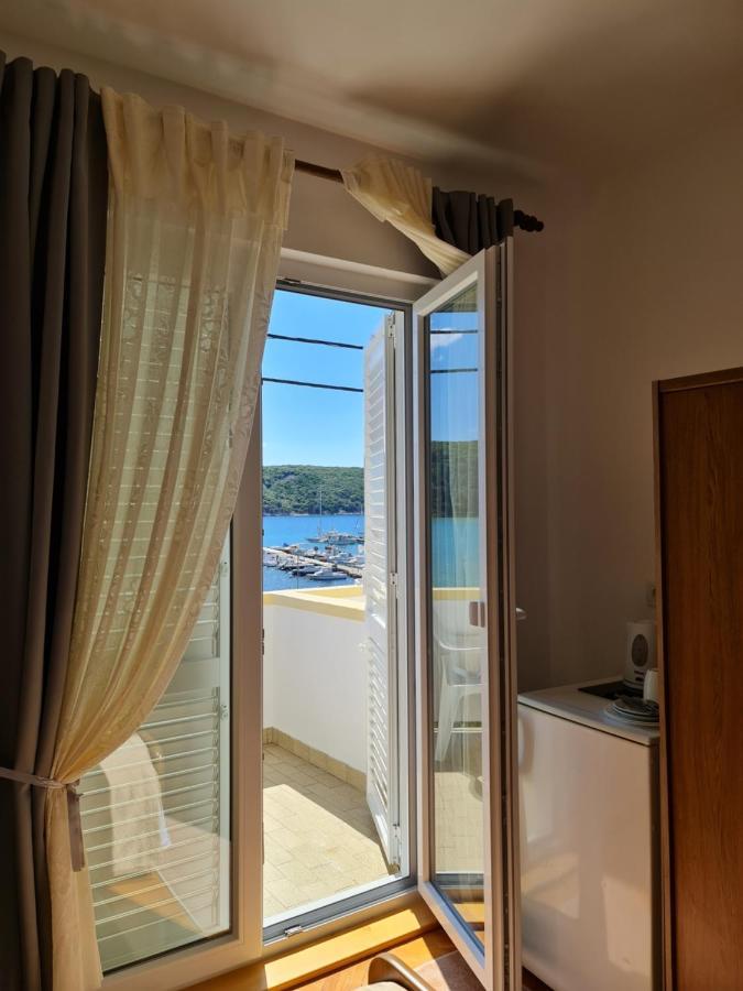 Apartmani I Sobe Jusic Rab Town Eksteriør billede